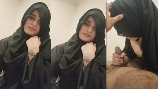 Desi Indian Hijabi Innocent Girl Sucking BF Cock Hard